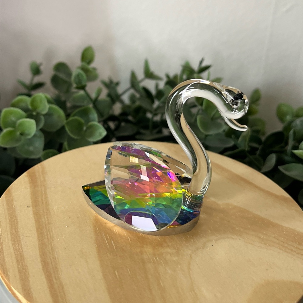 Reflections by PARAGON CRYSTAL  SWAN FIGURINE l